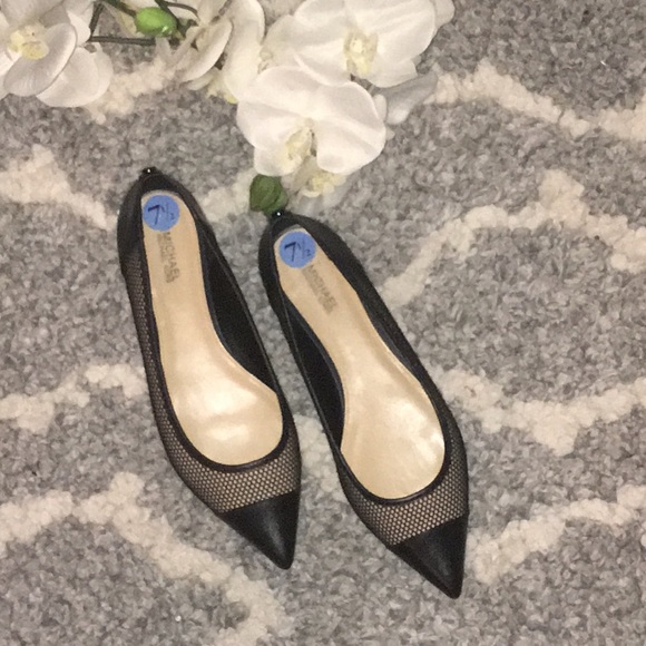 Michael Kors Shoes - MK pointy flats 🔥💯